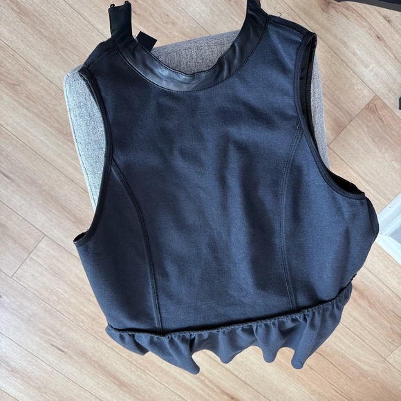 Black Sleeveless Peplum Top - Picture 8 of 10